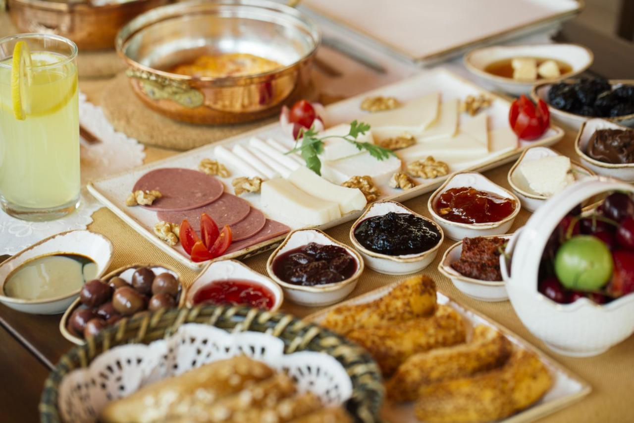 Cunda Oezerbey Konagi (Adults Only) 호텔 Ayvalı 외부 사진