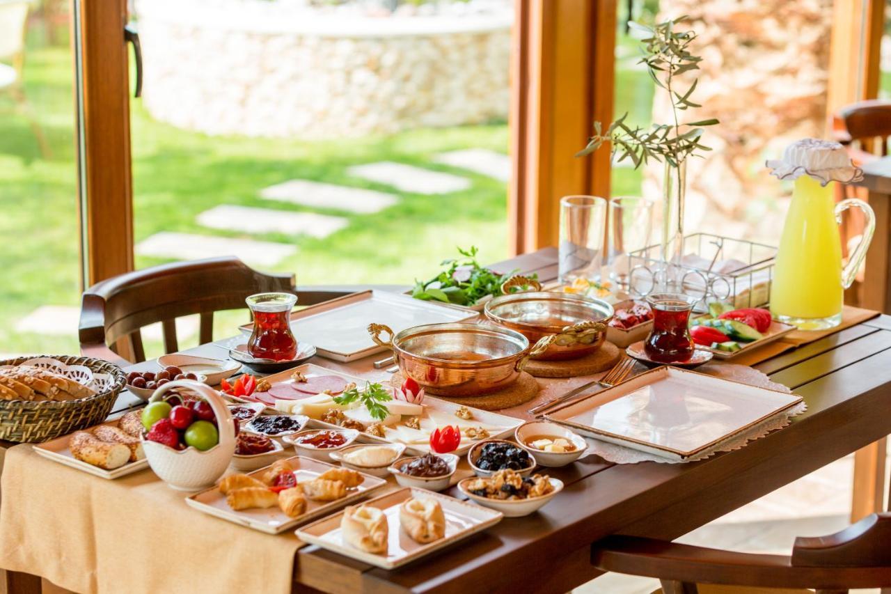 Cunda Oezerbey Konagi (Adults Only) 호텔 Ayvalı 외부 사진