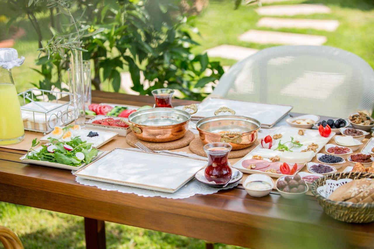 Cunda Oezerbey Konagi (Adults Only) 호텔 Ayvalı 외부 사진